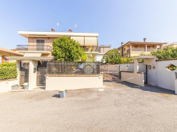 casa indipendente in vendita a Roma in zona Borghesiana