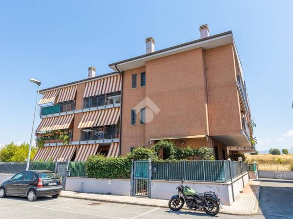 appartamento in vendita a Roma in zona Castelverde
