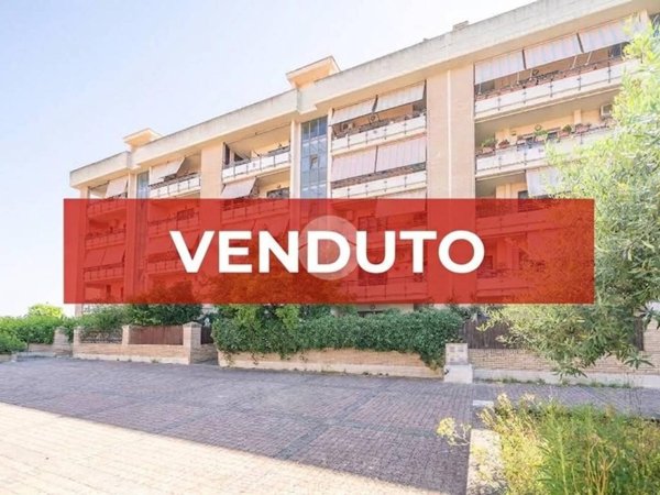 appartamento in vendita a Roma in zona Romanina