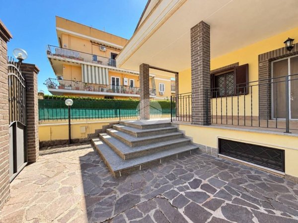 casa indipendente in vendita a Roma in zona Ponte Mammolo
