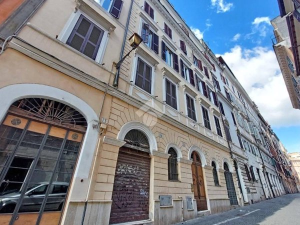 appartamento in vendita a Roma in zona Rione Monti/Campitelli