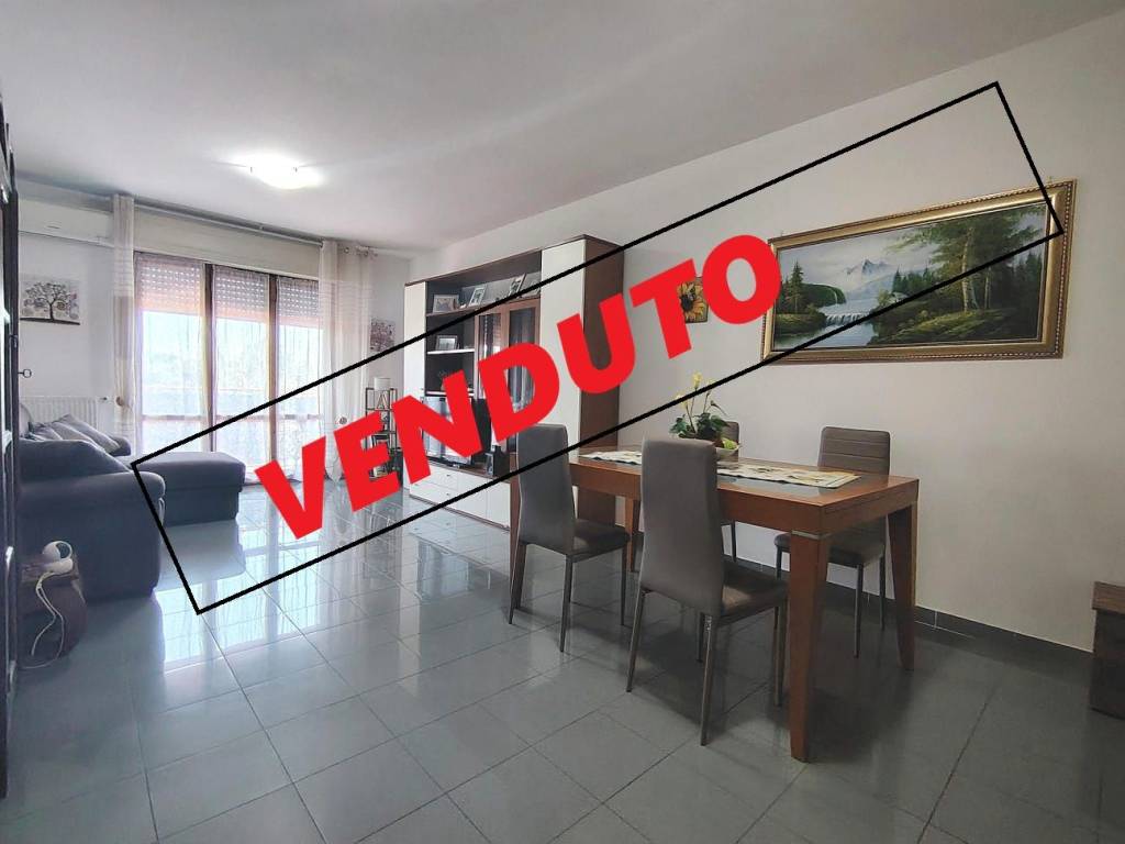 appartamento in vendita a Roma in zona Acilia