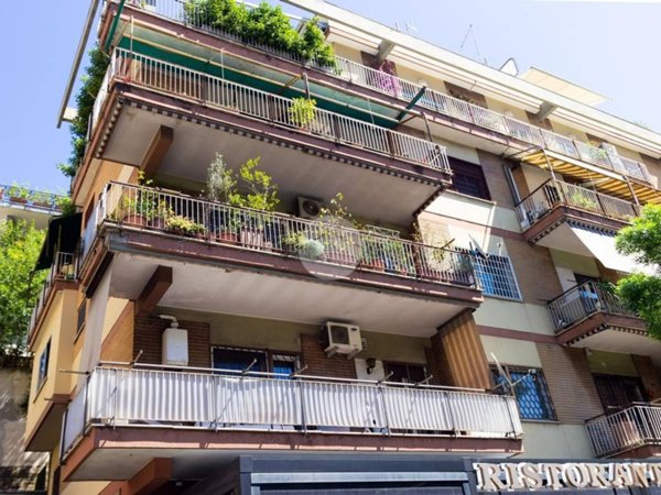 appartamento in vendita a Roma in zona Ostiense