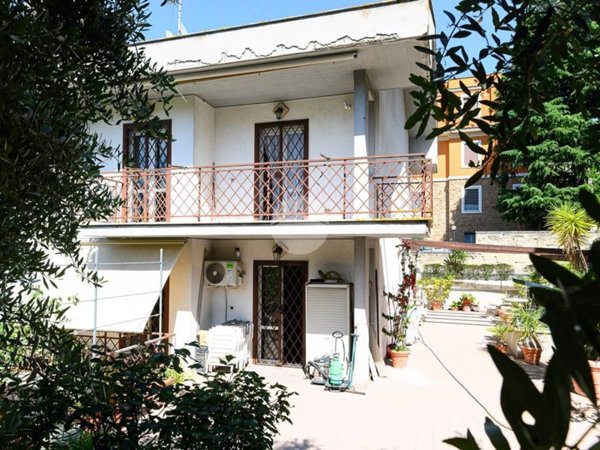 casa indipendente in vendita a Roma in zona Portuense