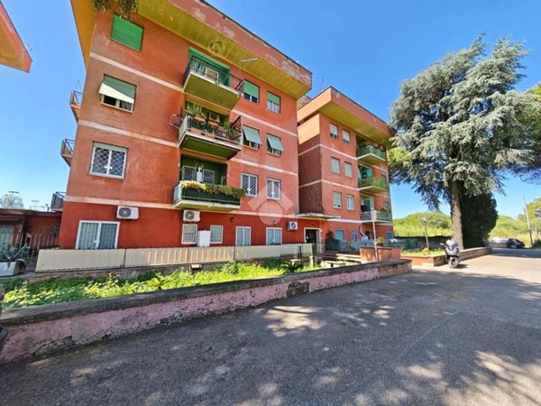 appartamento in vendita a Roma in zona Torre Maura