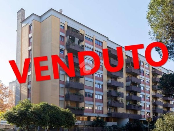 appartamento in vendita a Roma in zona Ardeatino