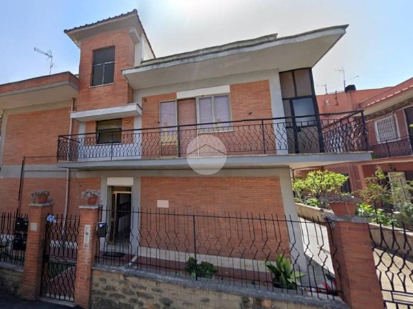 appartamento in vendita a Roma in zona Spinaceto