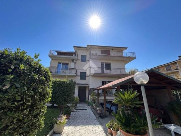 appartamento in vendita a Roma in zona Castel di Leva