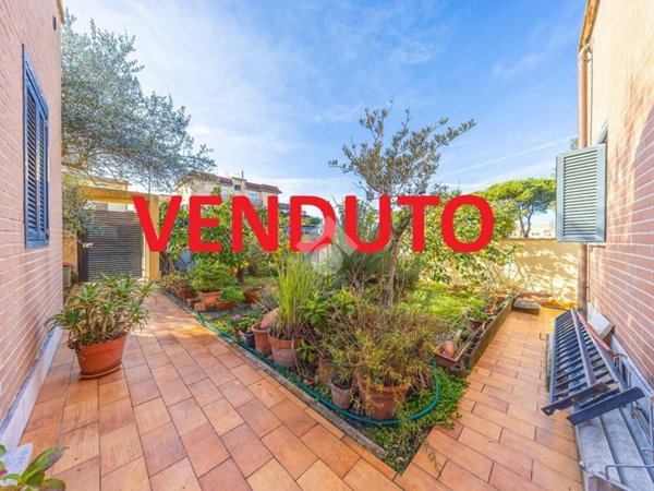 casa indipendente in vendita a Roma in zona Cinquina