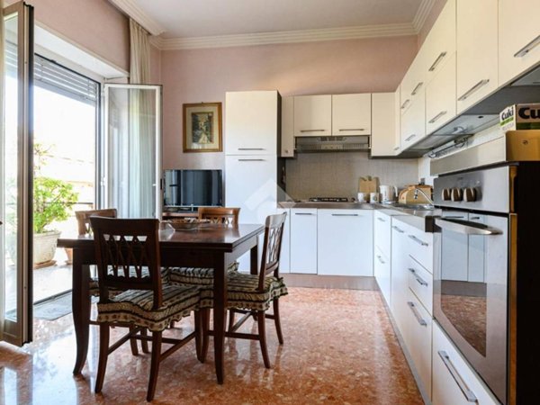 appartamento in vendita a Roma in zona Tuscolano