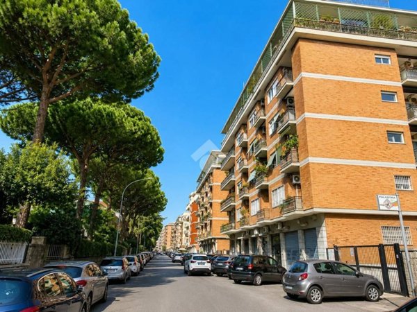 appartamento in vendita a Roma in zona Appio Claudio