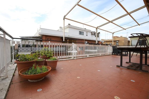 appartamento in vendita a Roma in zona Ostia