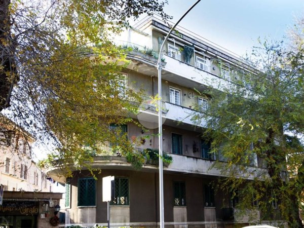 appartamento in vendita a Roma in zona Ostiense