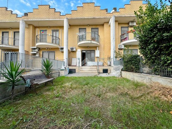 casa indipendente in vendita a Roma in zona Cesano