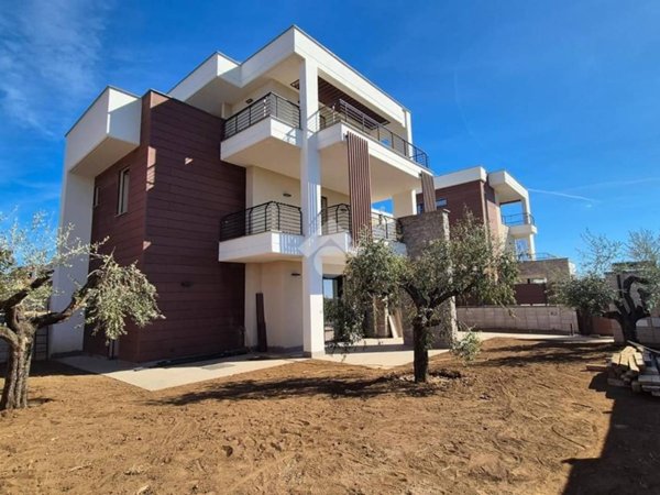 casa indipendente in vendita a Roma in zona Torre Gaia