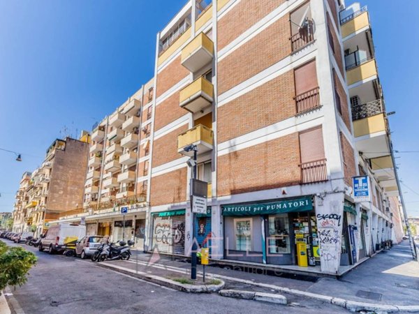 locale commerciale in vendita a Roma in zona Tiburtino