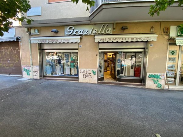 negozio in vendita a Roma in zona Primavalle
