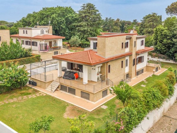 casa indipendente in vendita a Roma in zona Castel di Leva