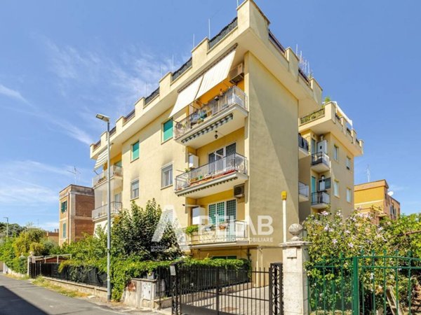 appartamento in vendita a Roma in zona Ponte Mammolo