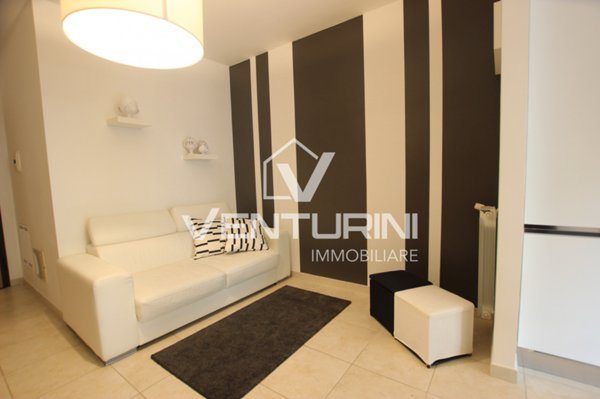 appartamento in vendita a Roma in zona Valle Muricana