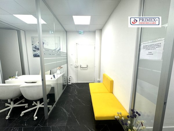 ufficio in vendita a Roma in zona Ardeatino