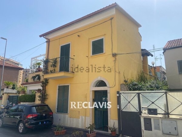 appartamento in vendita a Roma in zona Prenestino-Labicano