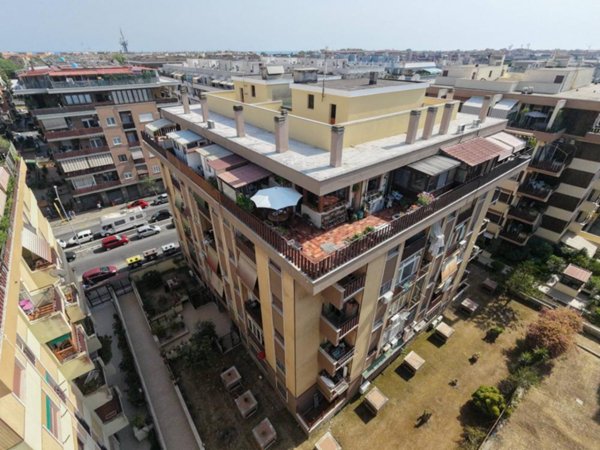appartamento in vendita a Roma in zona Ostia