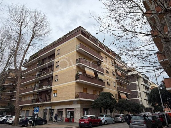 appartamento in vendita a Roma in zona Ostia