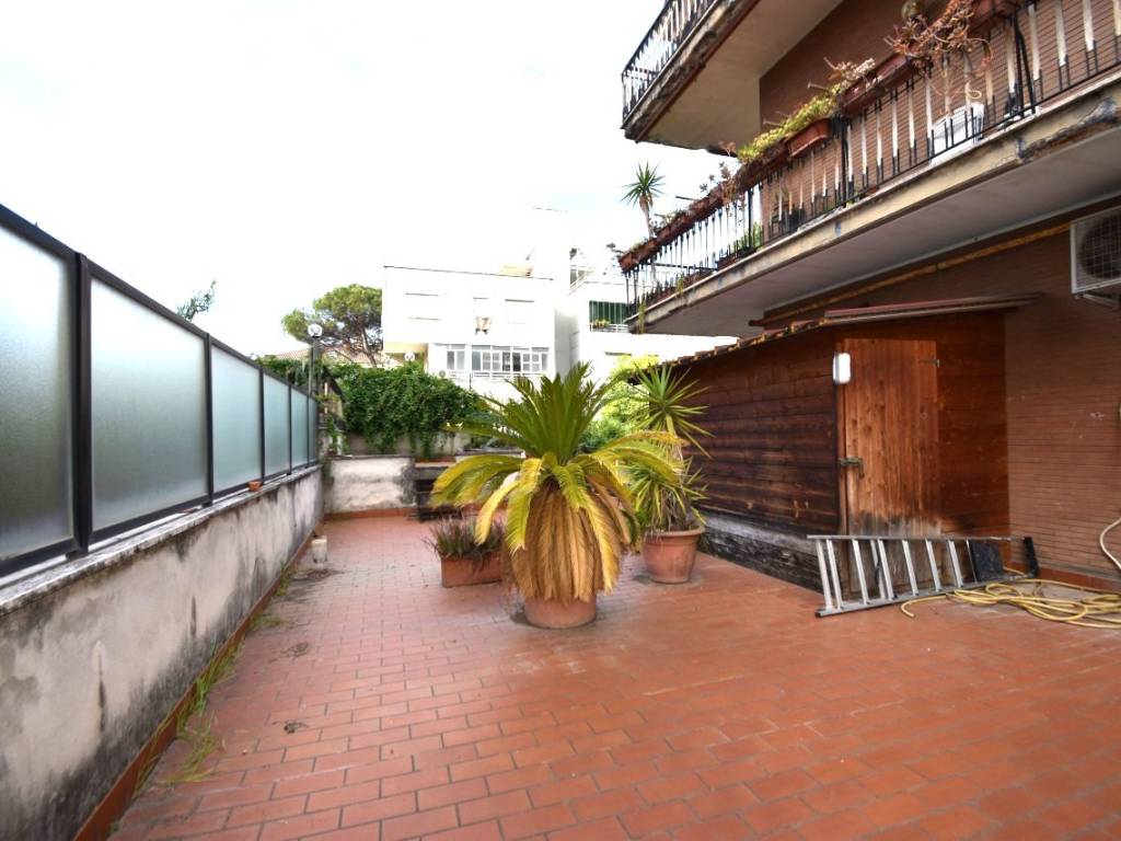 appartamento in vendita a Roma in zona Corviale