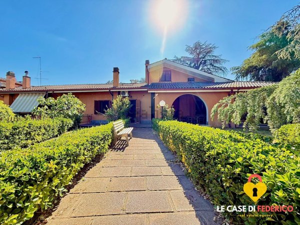 casa indipendente in vendita a Roma in zona Romanina
