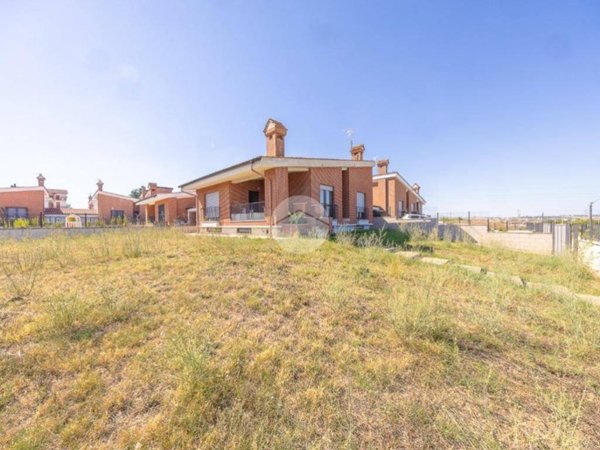 casa indipendente in vendita a Roma in zona Castelverde