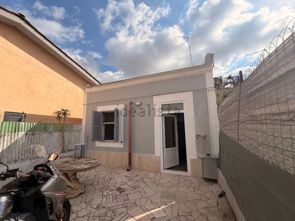 casa indipendente in vendita a Roma in zona Tuscolano