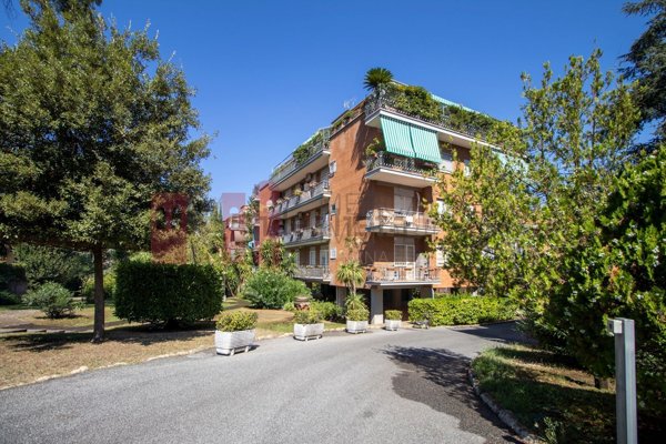 appartamento in vendita a Roma in zona Tomba di Nerone