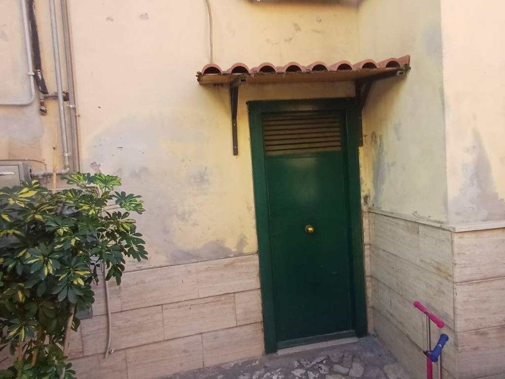 locale commerciale in vendita a Roma in zona Prenestino-Centocelle