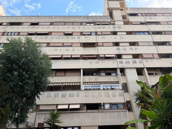 appartamento in vendita a Roma in zona Tor de' Cenci