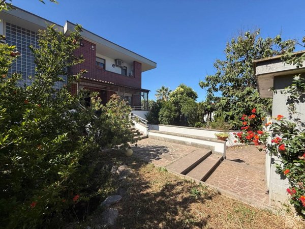 casa indipendente in vendita a Roma in zona La Pisana