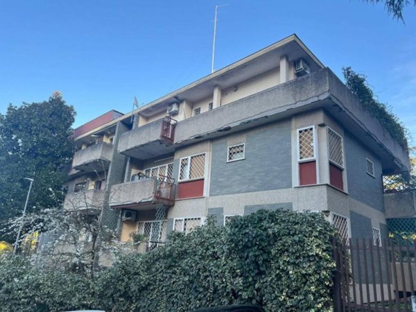 appartamento in vendita a Roma in zona Tomba di Nerone