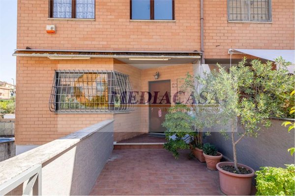 casa indipendente in vendita a Roma in zona Isola Farnese