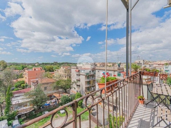 appartamento in vendita a Roma in zona Appio Claudio