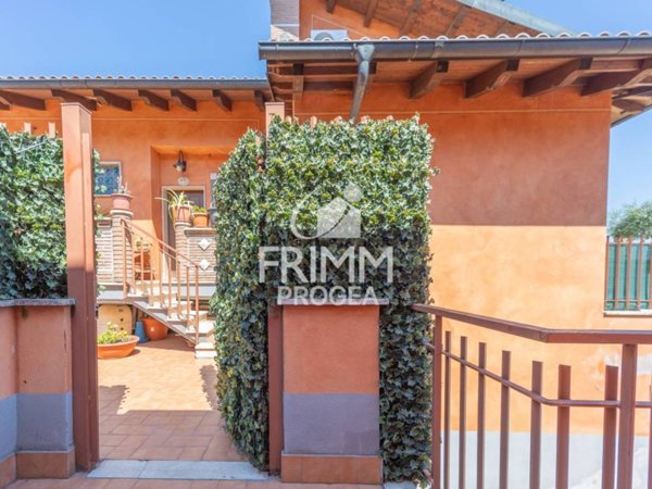 casa indipendente in vendita a Roma in zona Giardini di Corcolle