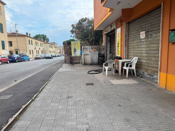 negozio in vendita a Roma in zona Torrevecchia