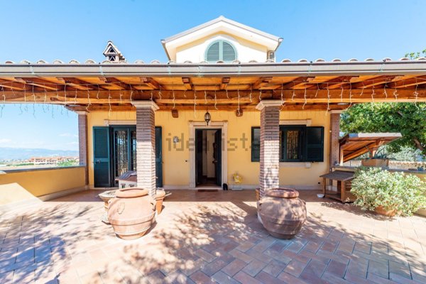 casa indipendente in vendita a Roma in zona Prenestino-Labicano