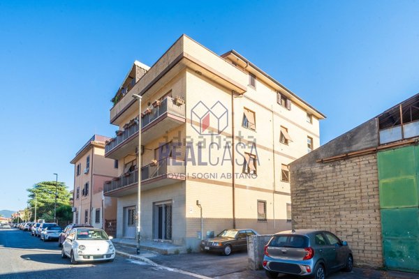 appartamento in vendita a Roma in zona Romanina