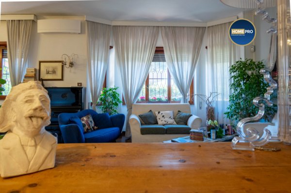 casa indipendente in vendita a Roma in zona Axa