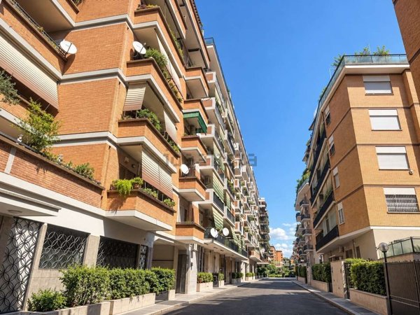 appartamento in vendita a Roma in zona Tuscolano