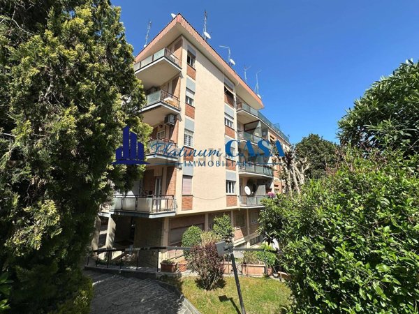 appartamento in vendita a Roma in zona Tor di Quinto