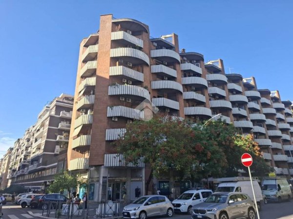 appartamento in vendita a Roma in zona Ostiense