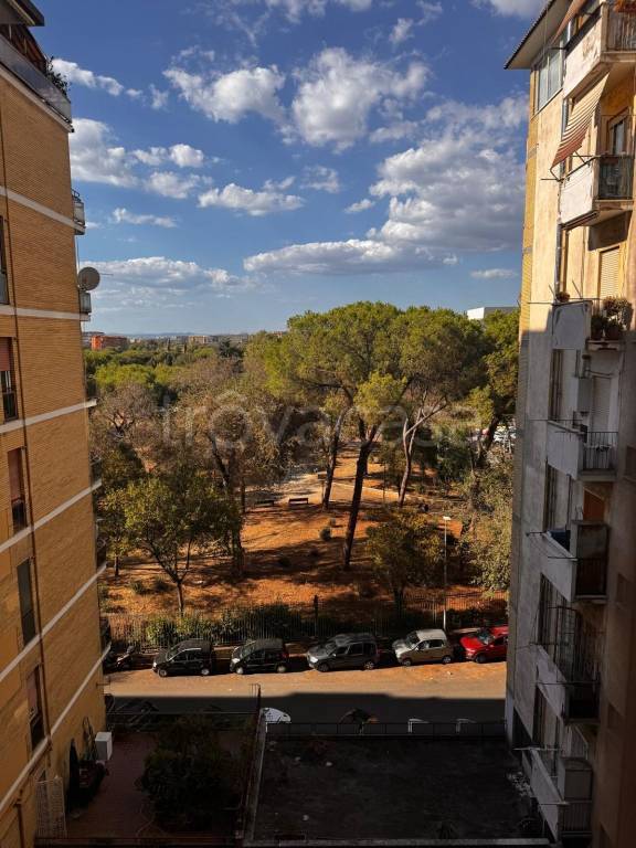 appartamento in vendita a Roma in zona Prenestino-Labicano