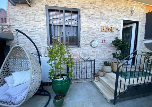 appartamento in vendita a Roma in zona Lago Regillo