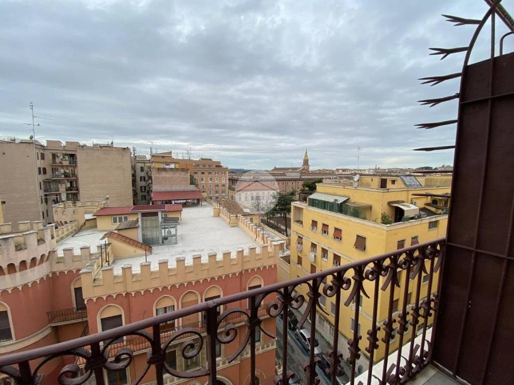 appartamento in vendita a Roma in zona Esquilino